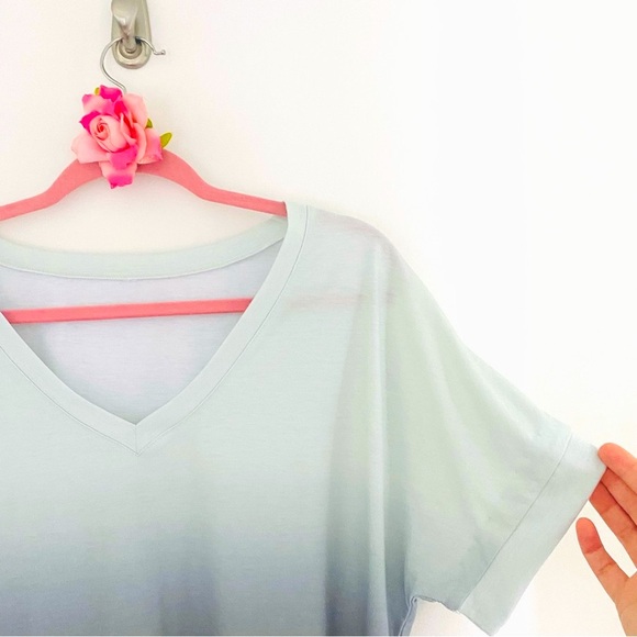 💕Ombre Mint GreenShort Sleeves V-Neck Top SZ L - Picture 5 of 13